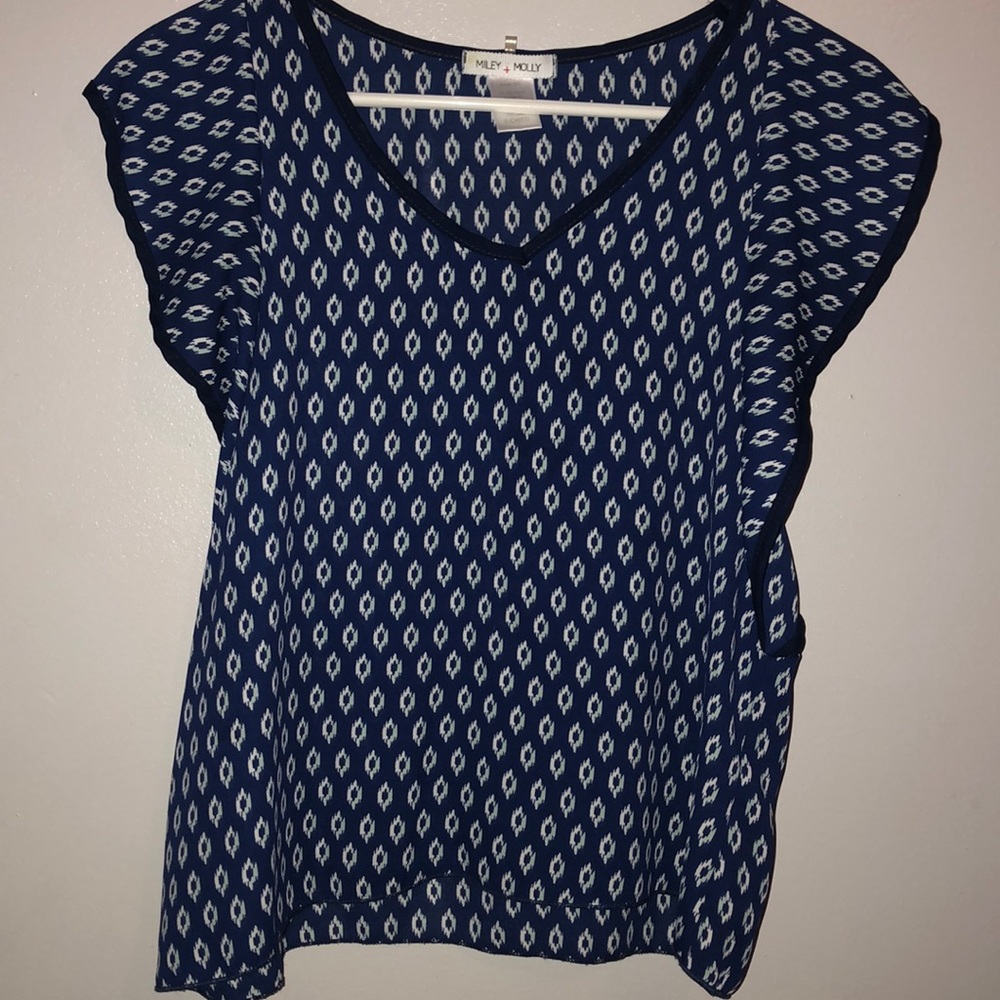 Blue blouse w pattern